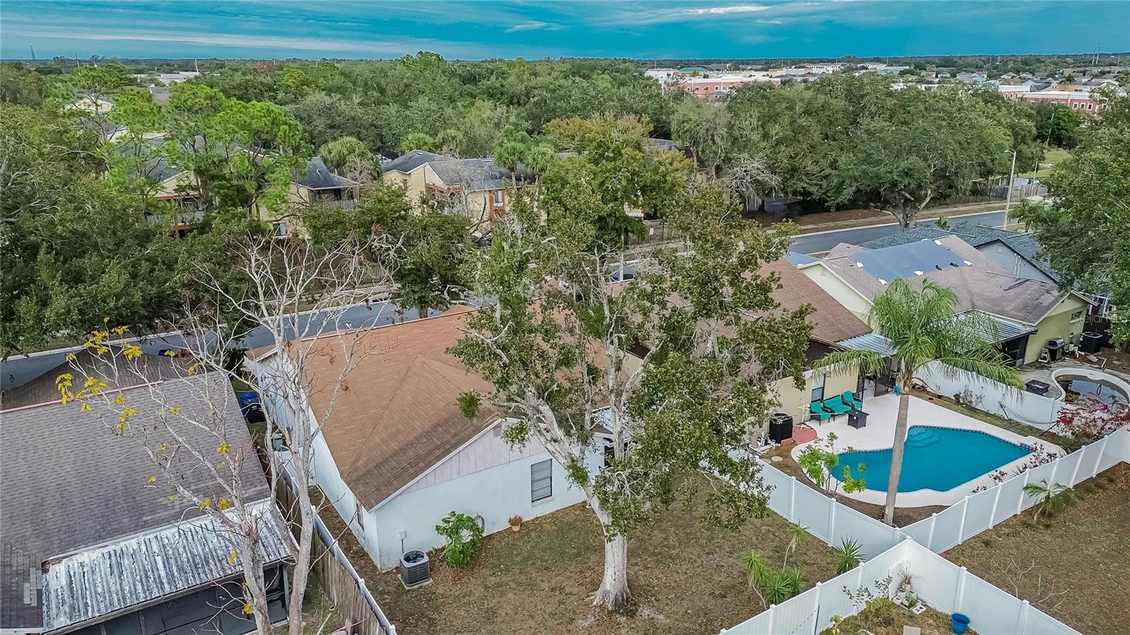 Image 49 of 73 For 11005 Kenbrook Drive