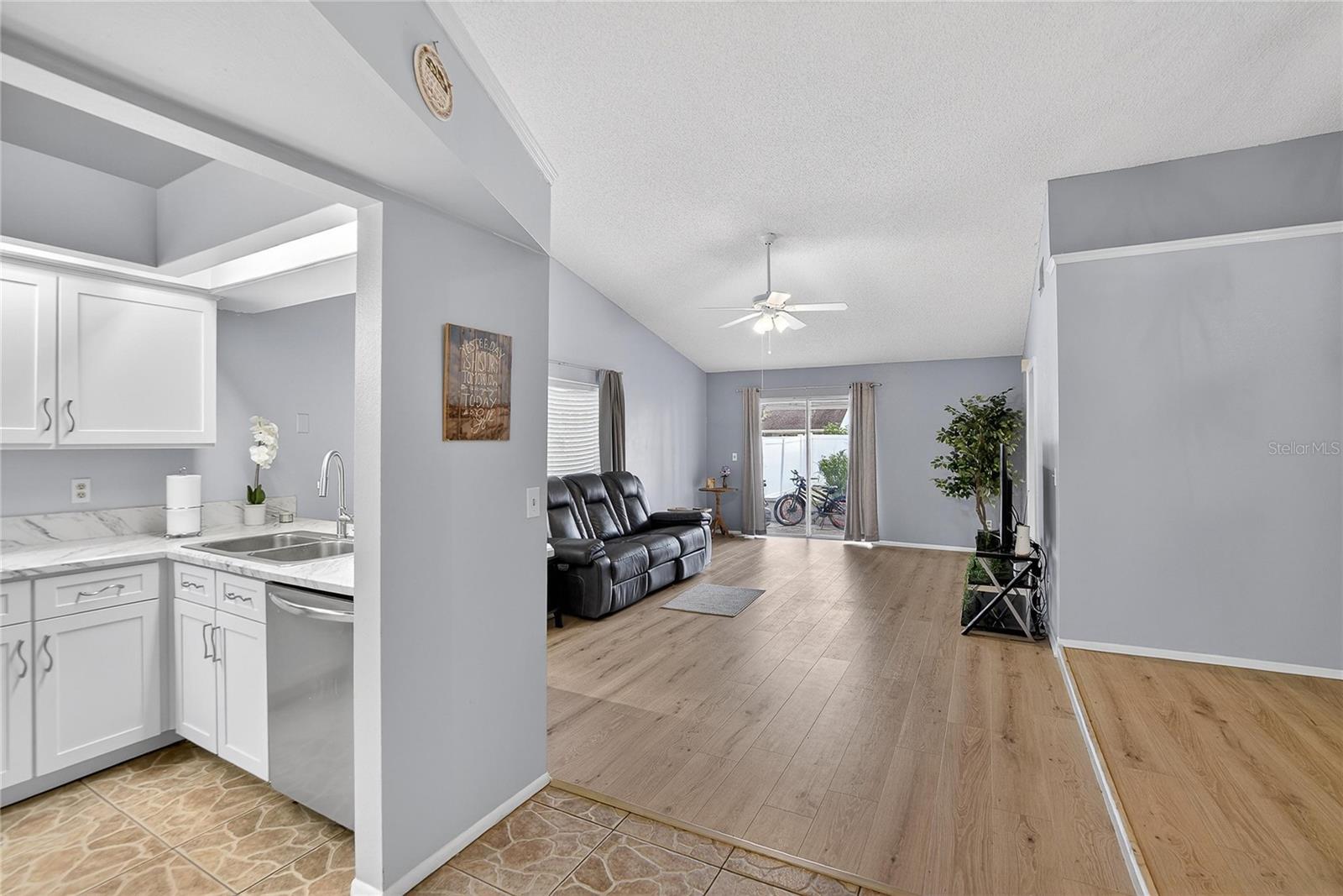 Image 5 of 73 For 11005 Kenbrook Drive