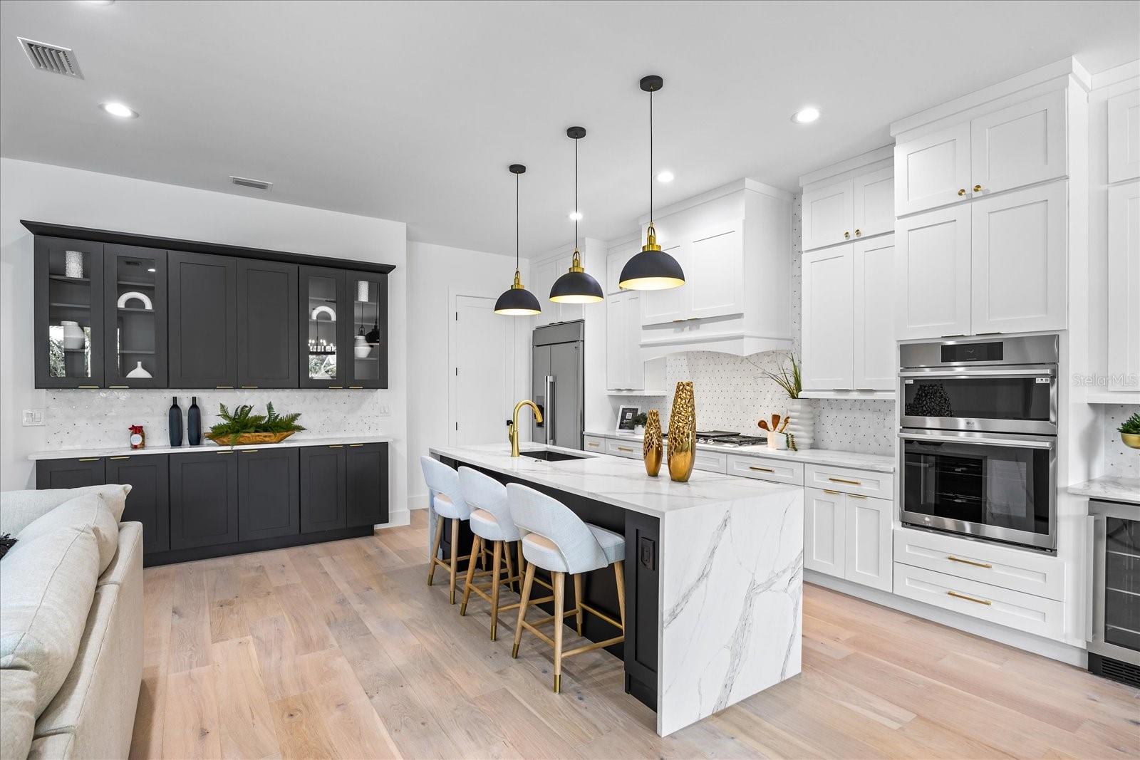 Listing photo id 16 for 3601 Platt Street
