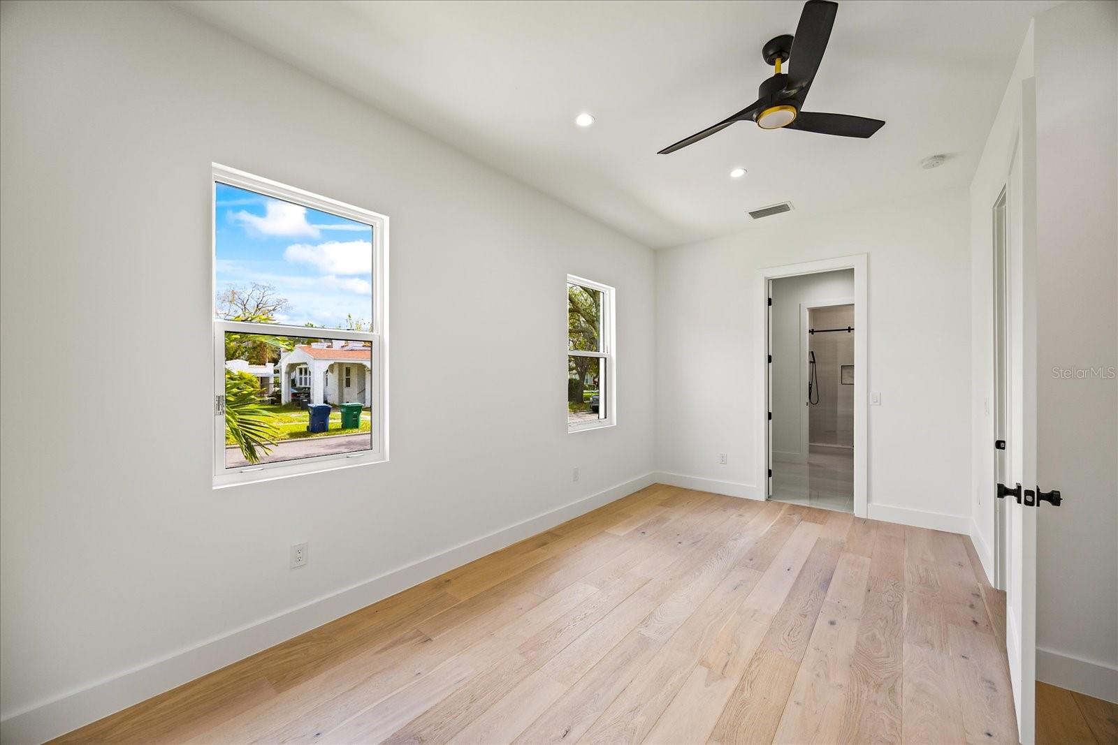 Listing photo id 28 for 3601 Platt Street