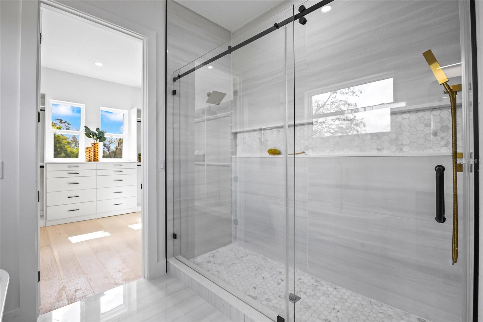 Listing photo id 44 for 3601 Platt Street