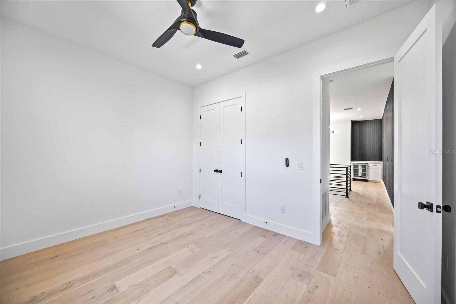 Listing photo id 49 for 3601 Platt Street