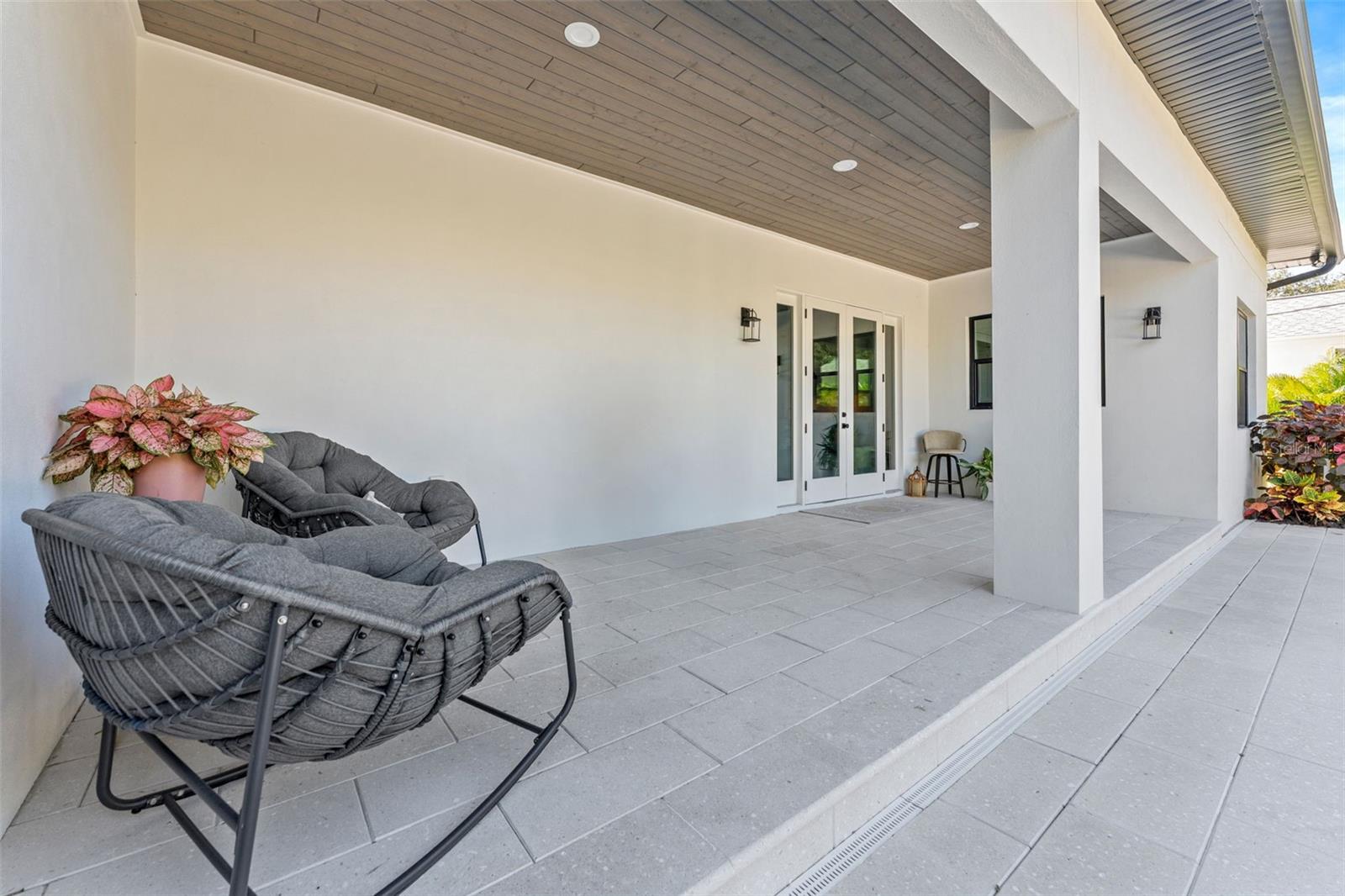 Listing photo id 56 for 3601 Platt Street