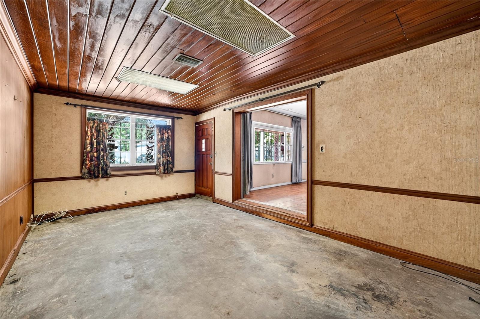 Image 11 of 63 For 2421 Stuart St