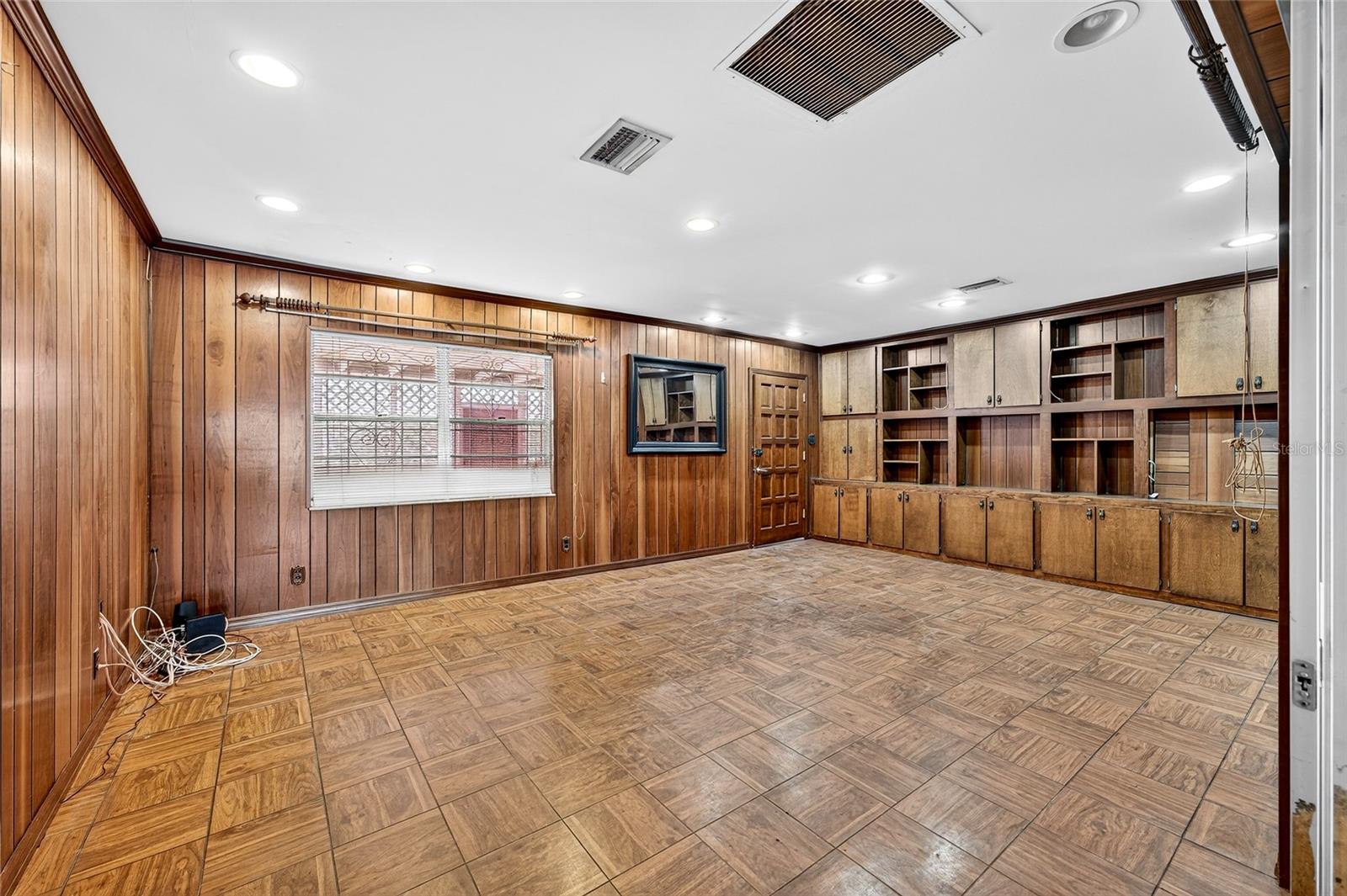 Image 13 of 63 For 2421 Stuart St