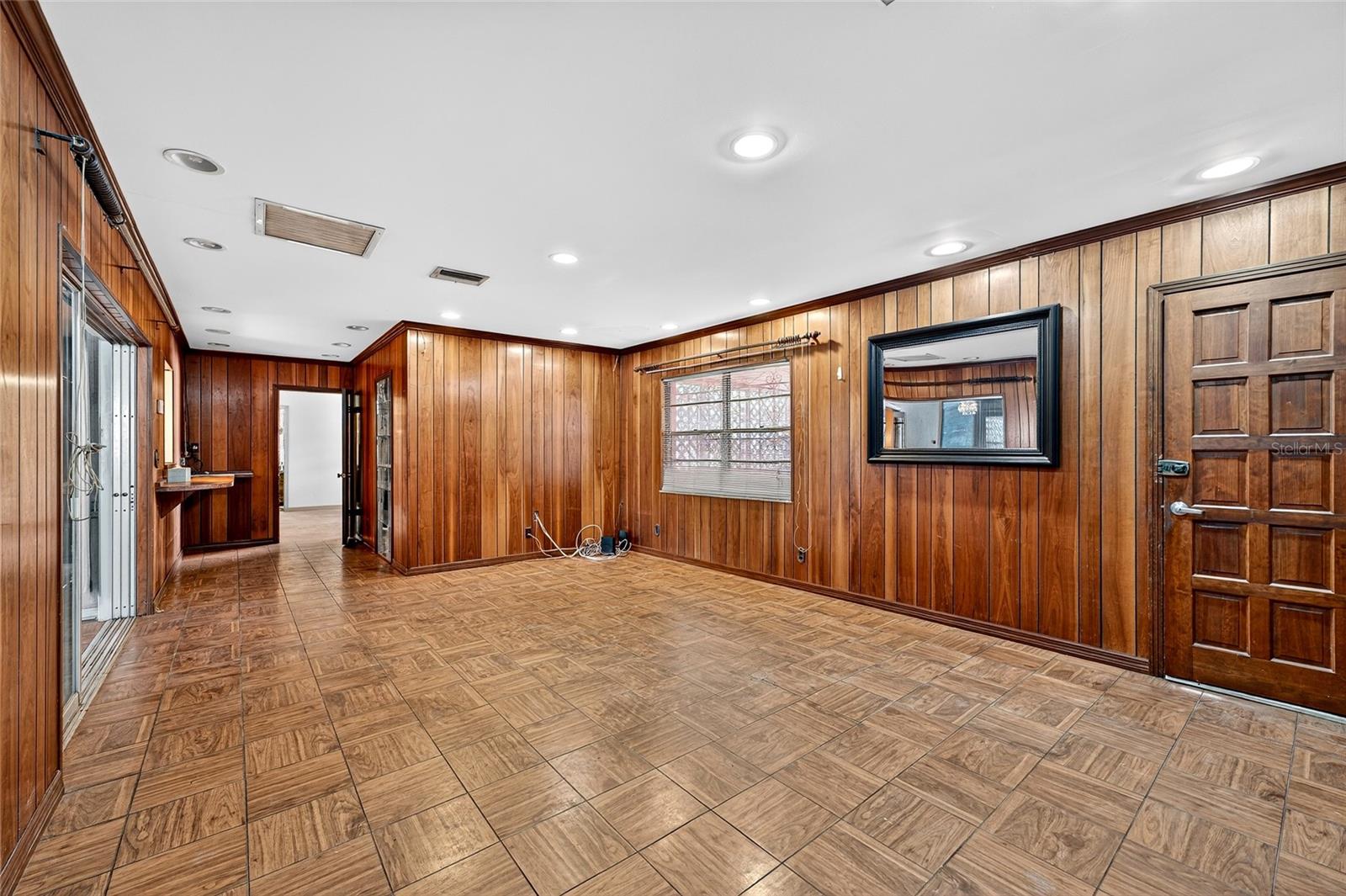 Image 14 of 63 For 2421 Stuart St