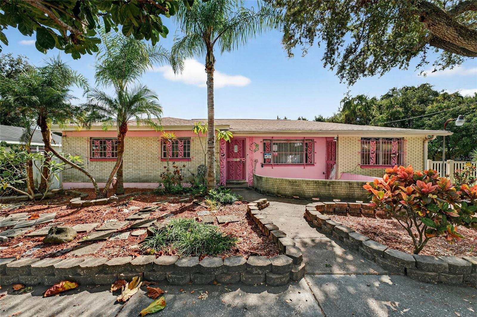 Image 2 of 63 For 2421 Stuart St