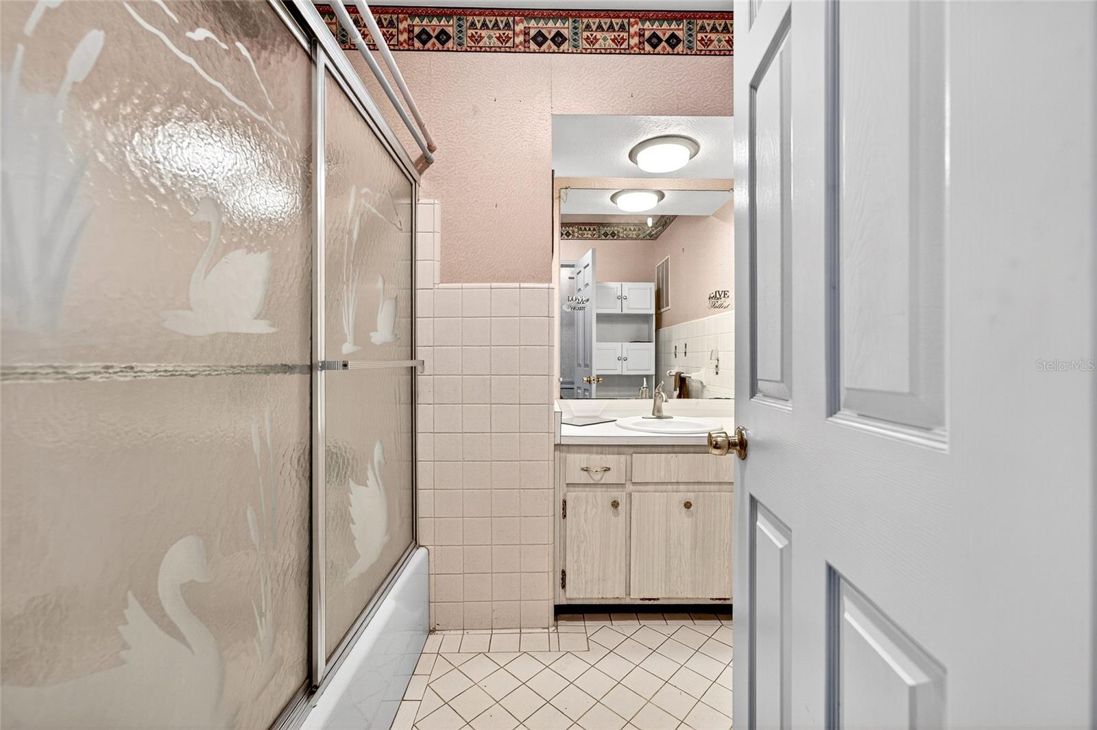 Image 31 of 63 For 2421 Stuart St