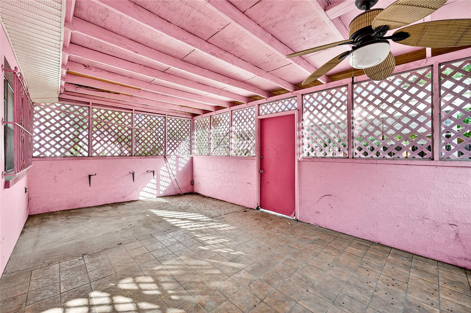 Image 33 of 63 For 2421 Stuart St