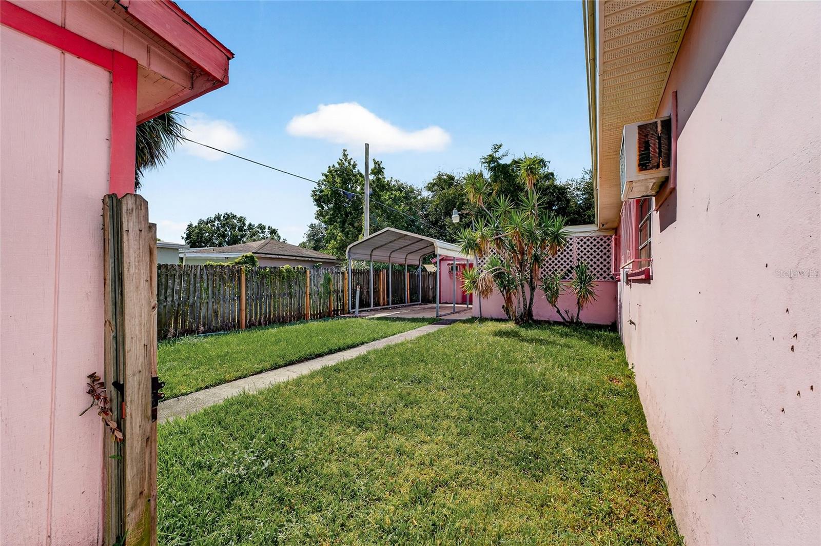 Image 34 of 63 For 2421 Stuart St