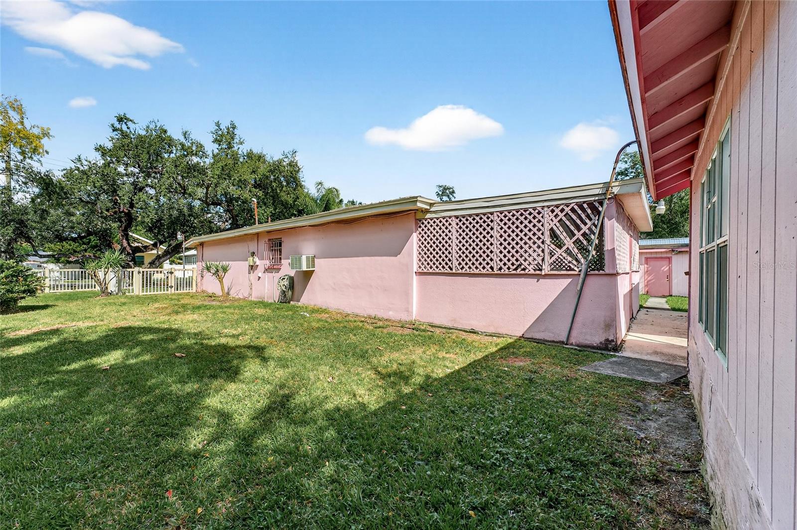 Image 36 of 63 For 2421 Stuart St