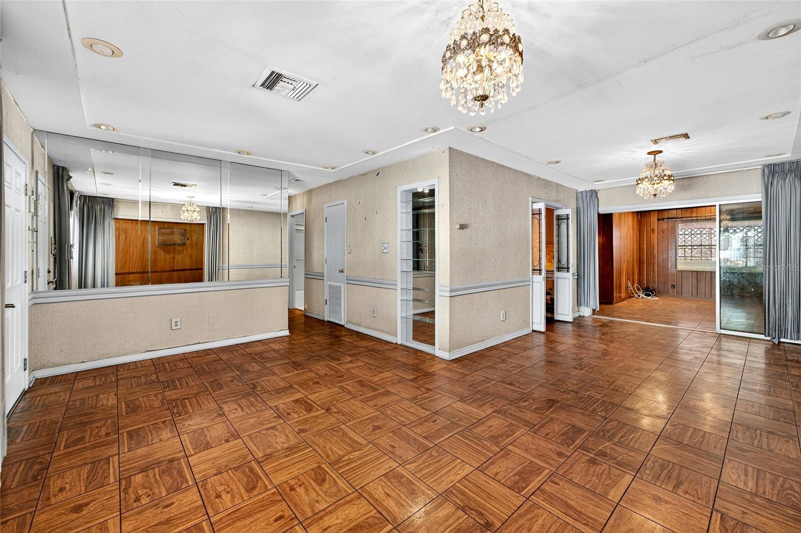 Image 4 of 63 For 2421 Stuart St