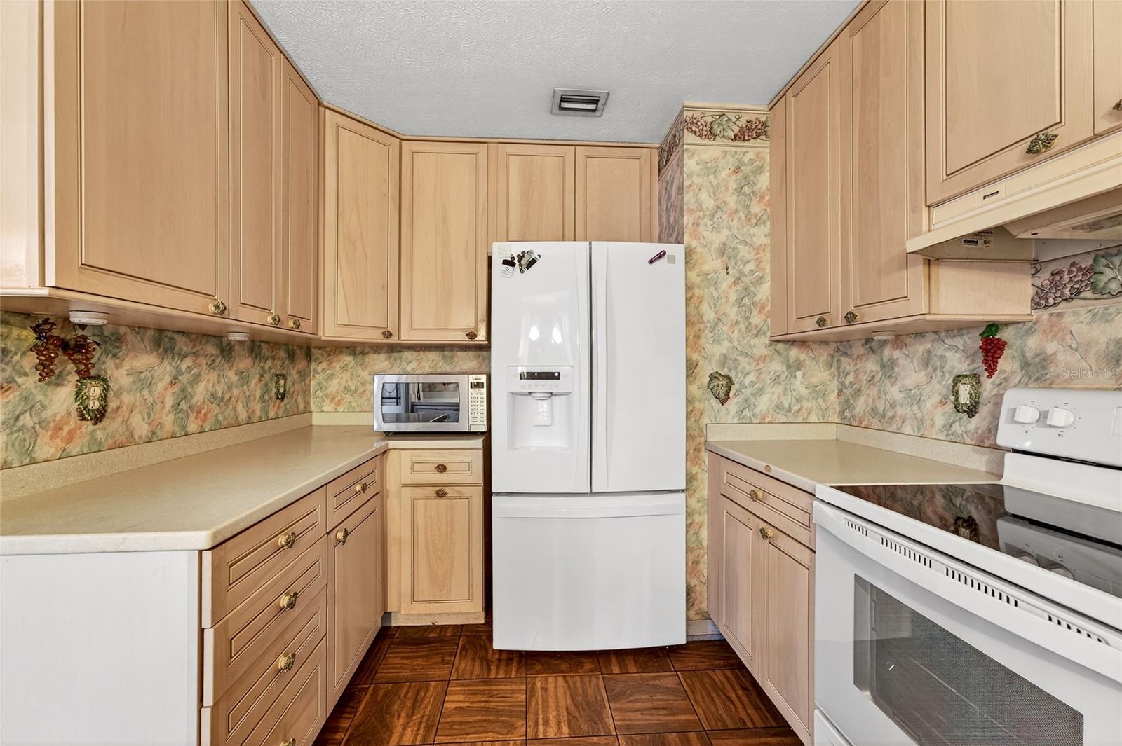 Image 7 of 63 For 2421 Stuart St