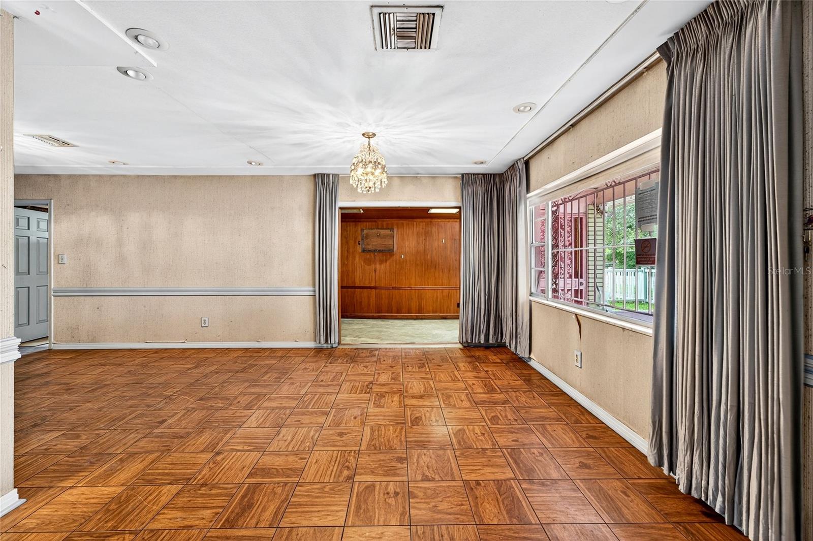 Image 9 of 63 For 2421 Stuart St