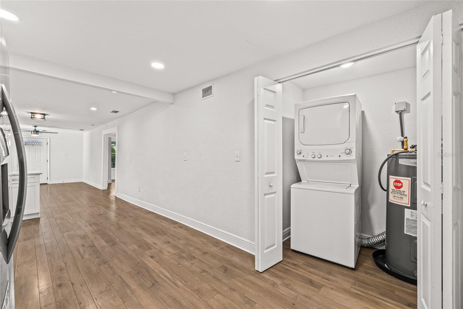 Image 18 of 38 For 210 Cluster Avenue