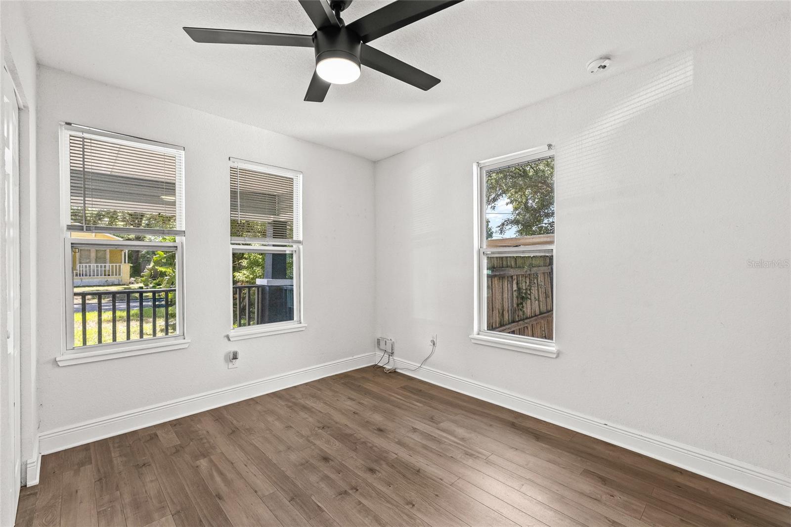 Image 19 of 38 For 210 Cluster Avenue