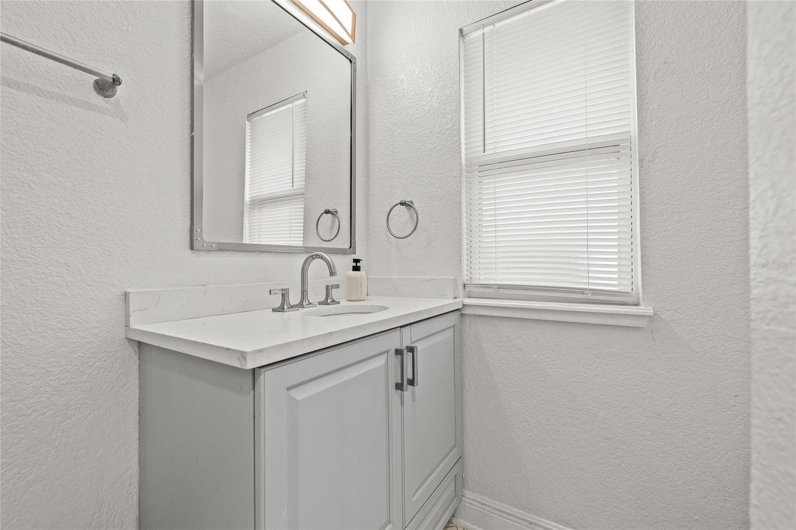 Image 22 of 38 For 210 Cluster Avenue