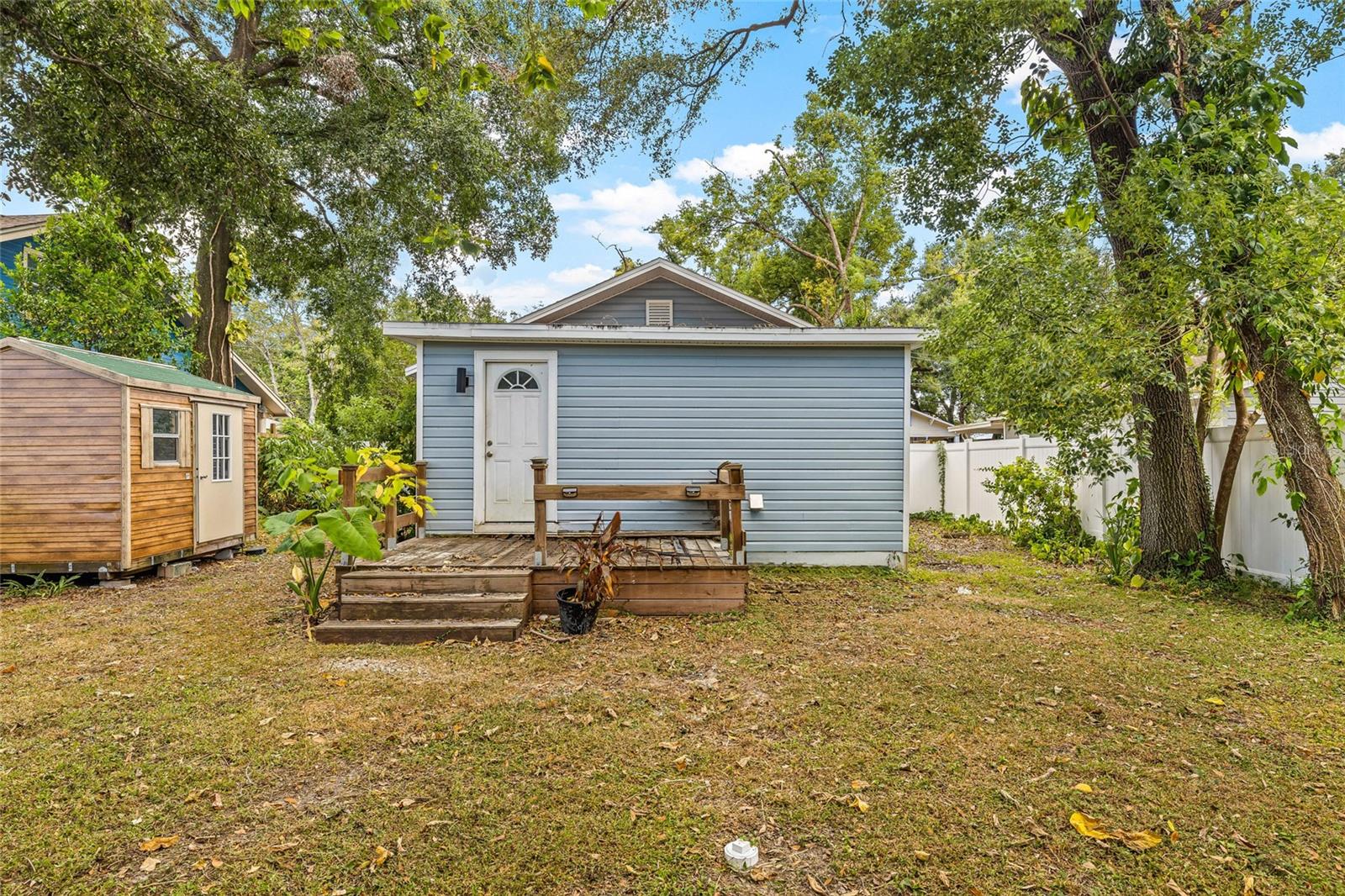 Image 29 of 38 For 210 Cluster Avenue
