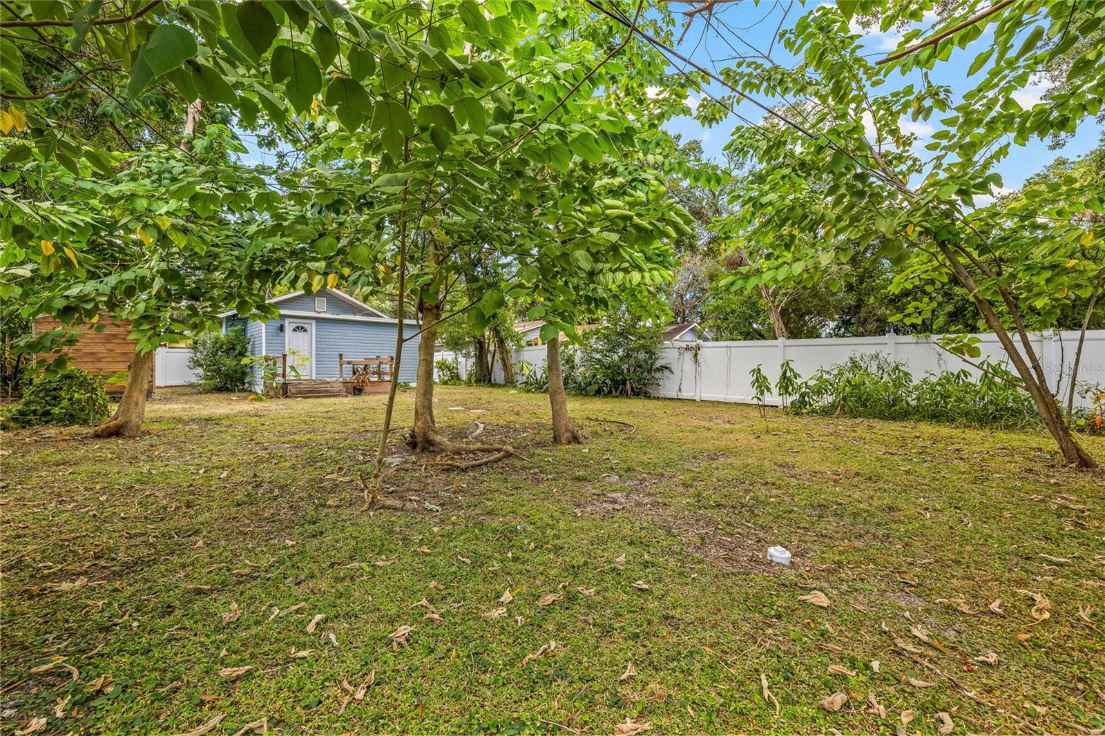 Image 33 of 38 For 210 Cluster Avenue