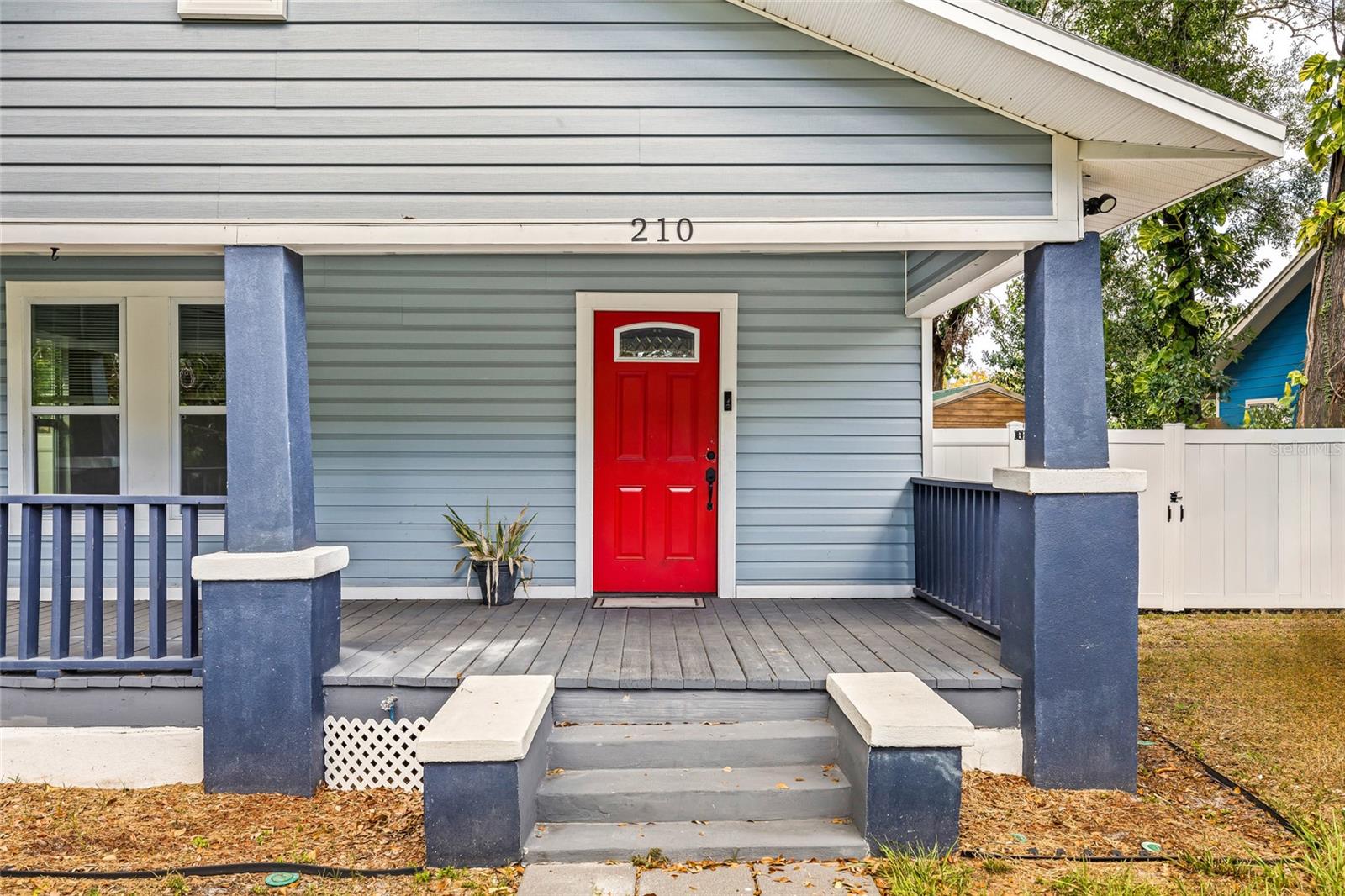 Image 4 of 38 For 210 Cluster Avenue
