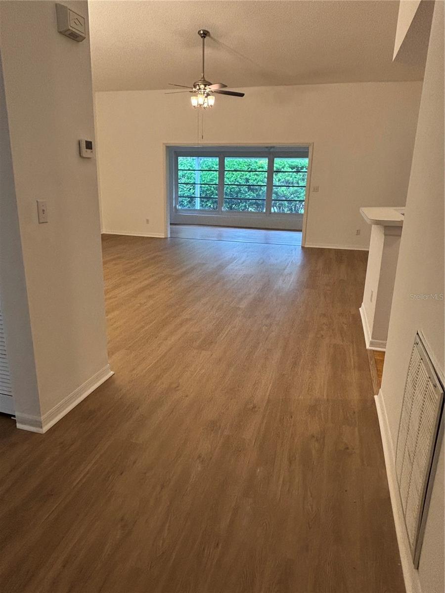 Image 4 of 17 For 1001 Otter Mill Way 1001