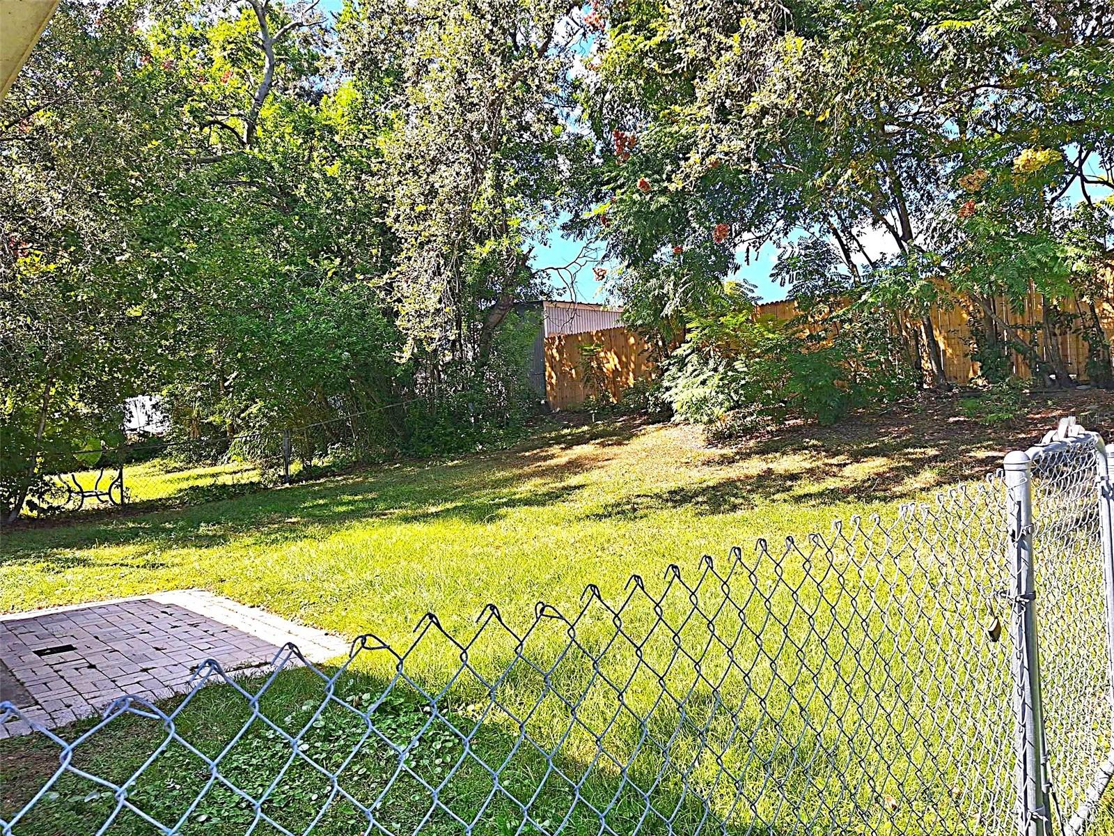 Image 18 of 23 For 2812 Dovewood Street