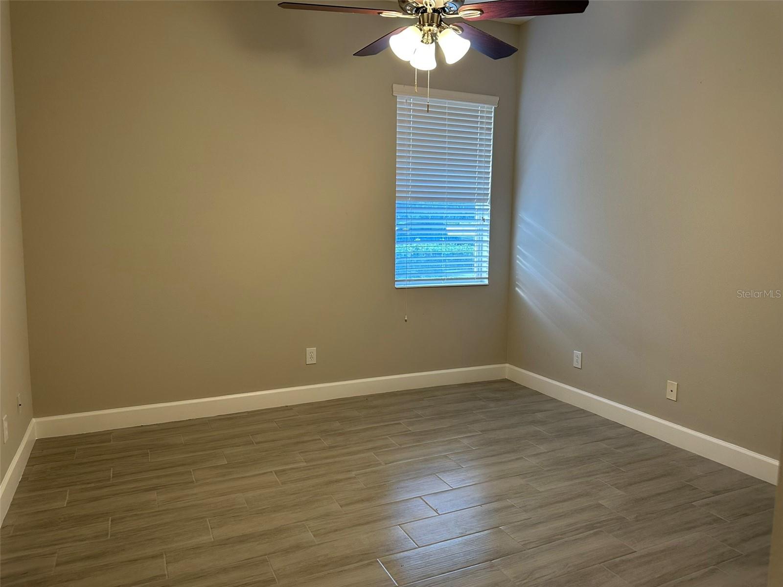 Image 14 of 27 For 1008 Arista Boulevard