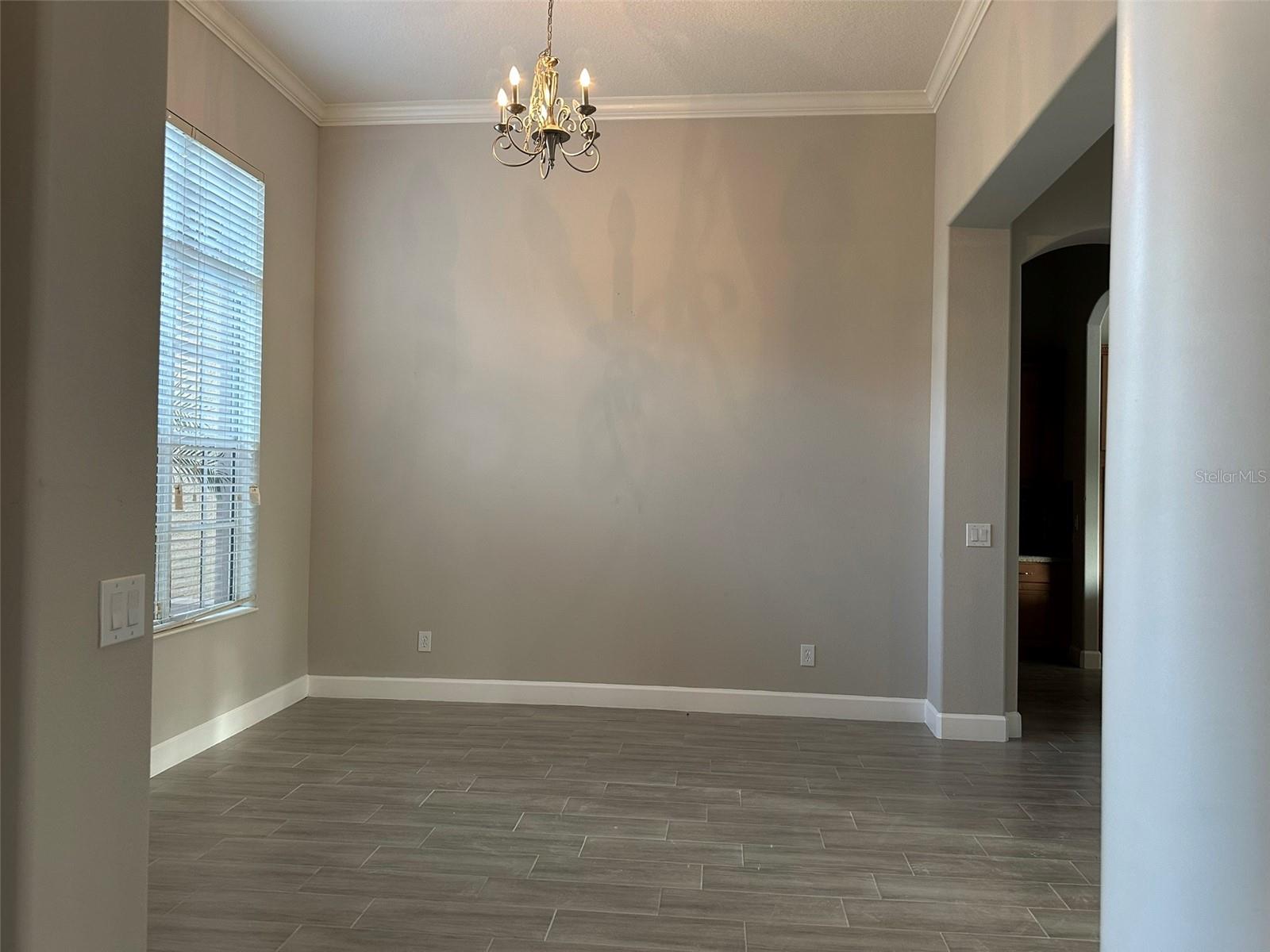 Image 17 of 27 For 1008 Arista Boulevard