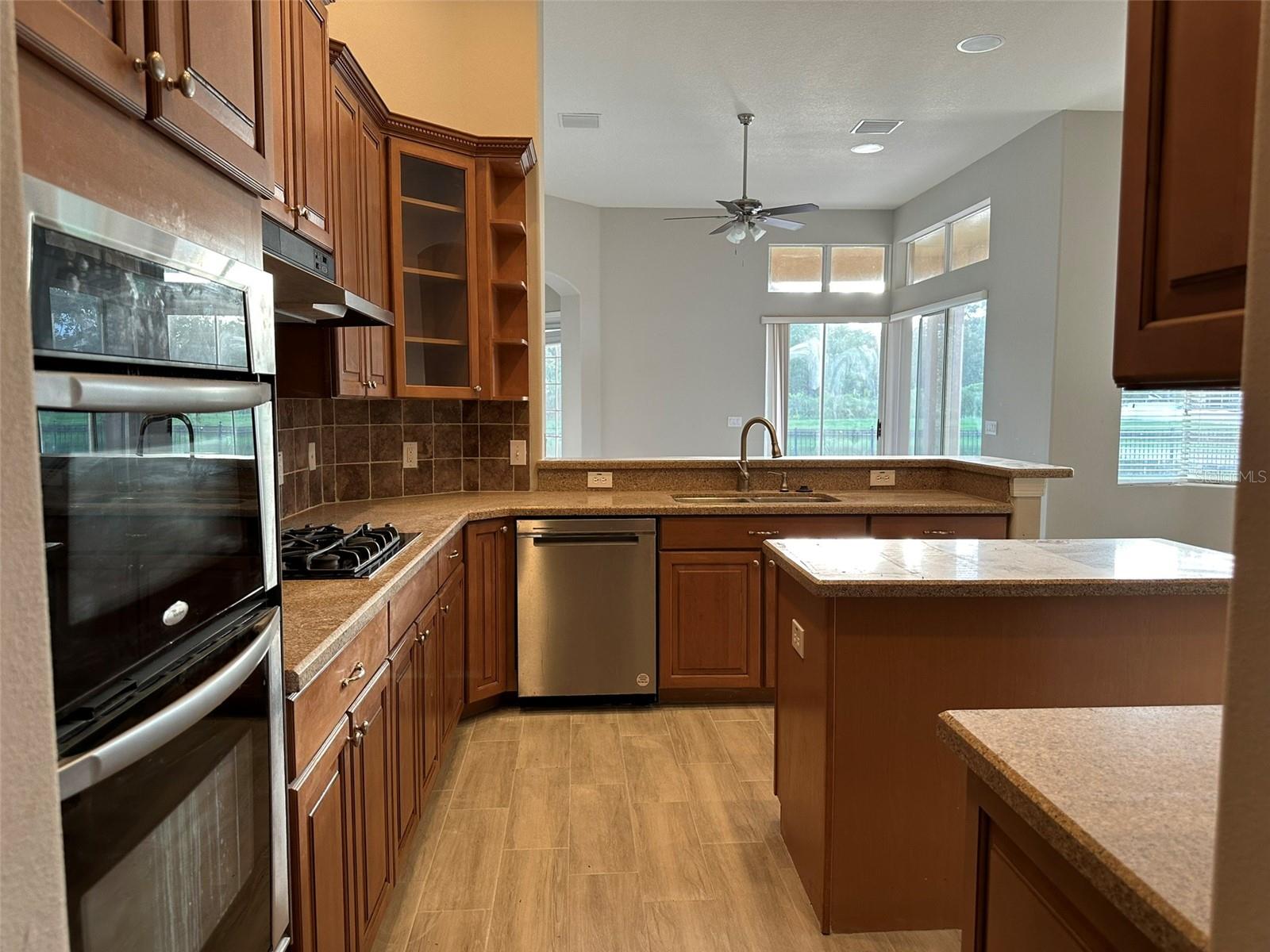 Image 24 of 27 For 1008 Arista Boulevard