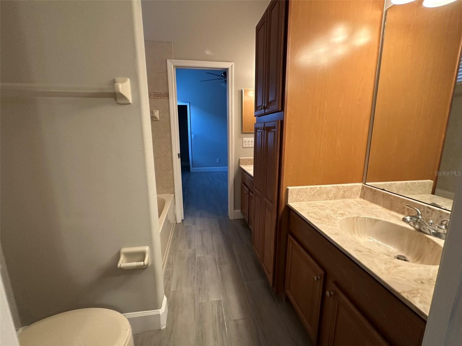 Image 26 of 27 For 1008 Arista Boulevard