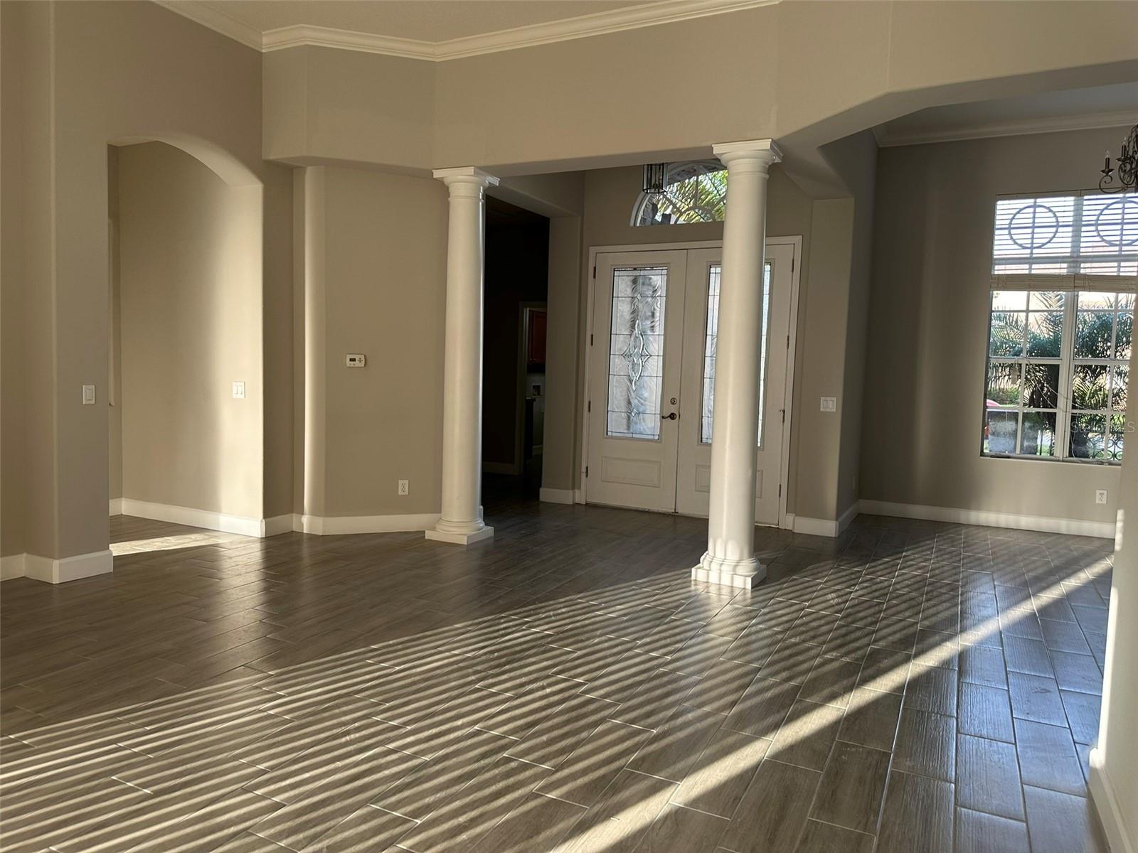 Image 3 of 27 For 1008 Arista Boulevard