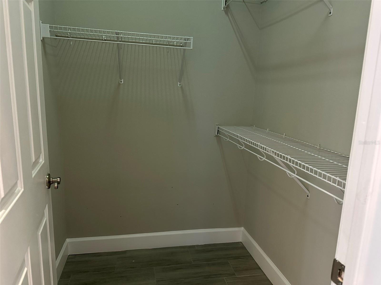 Image 8 of 27 For 1008 Arista Boulevard