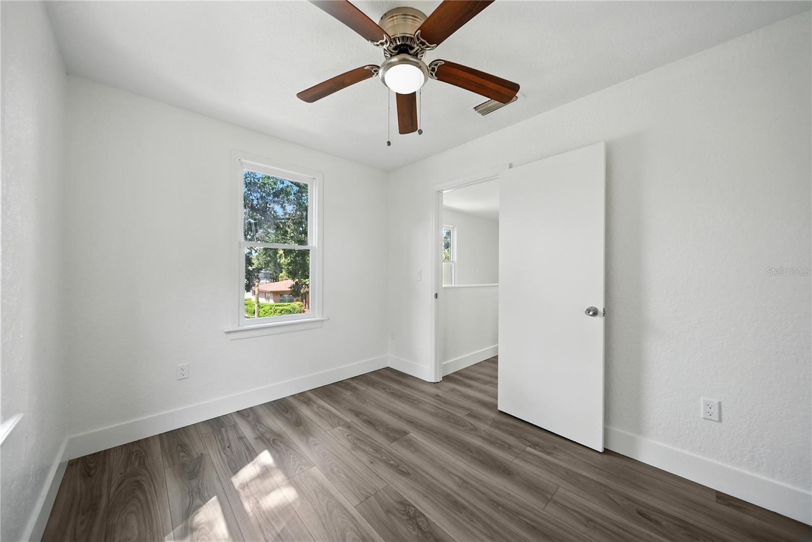 Image 27 of 40 For 501 Sparkman Avenue