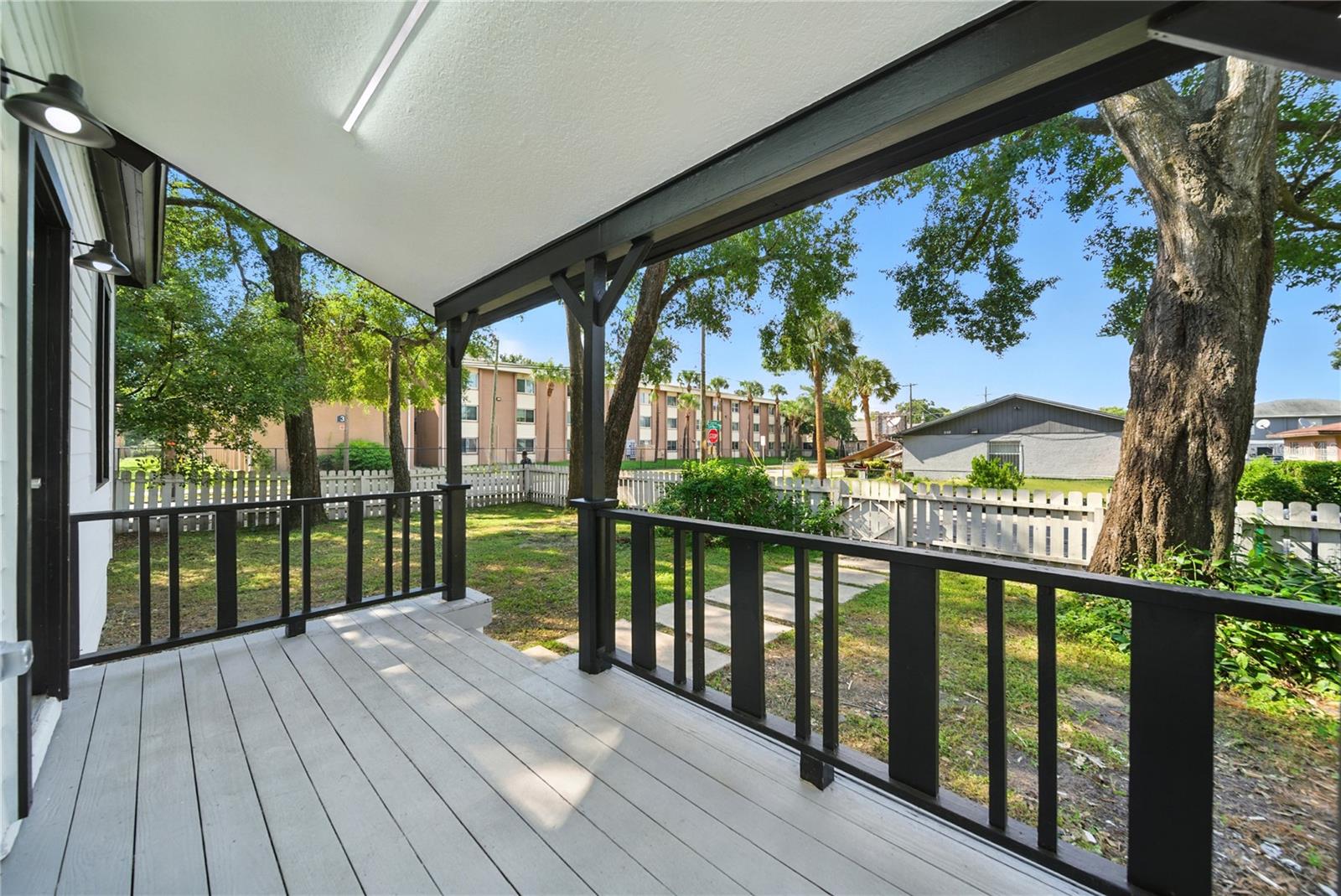 Image 32 of 40 For 501 Sparkman Avenue