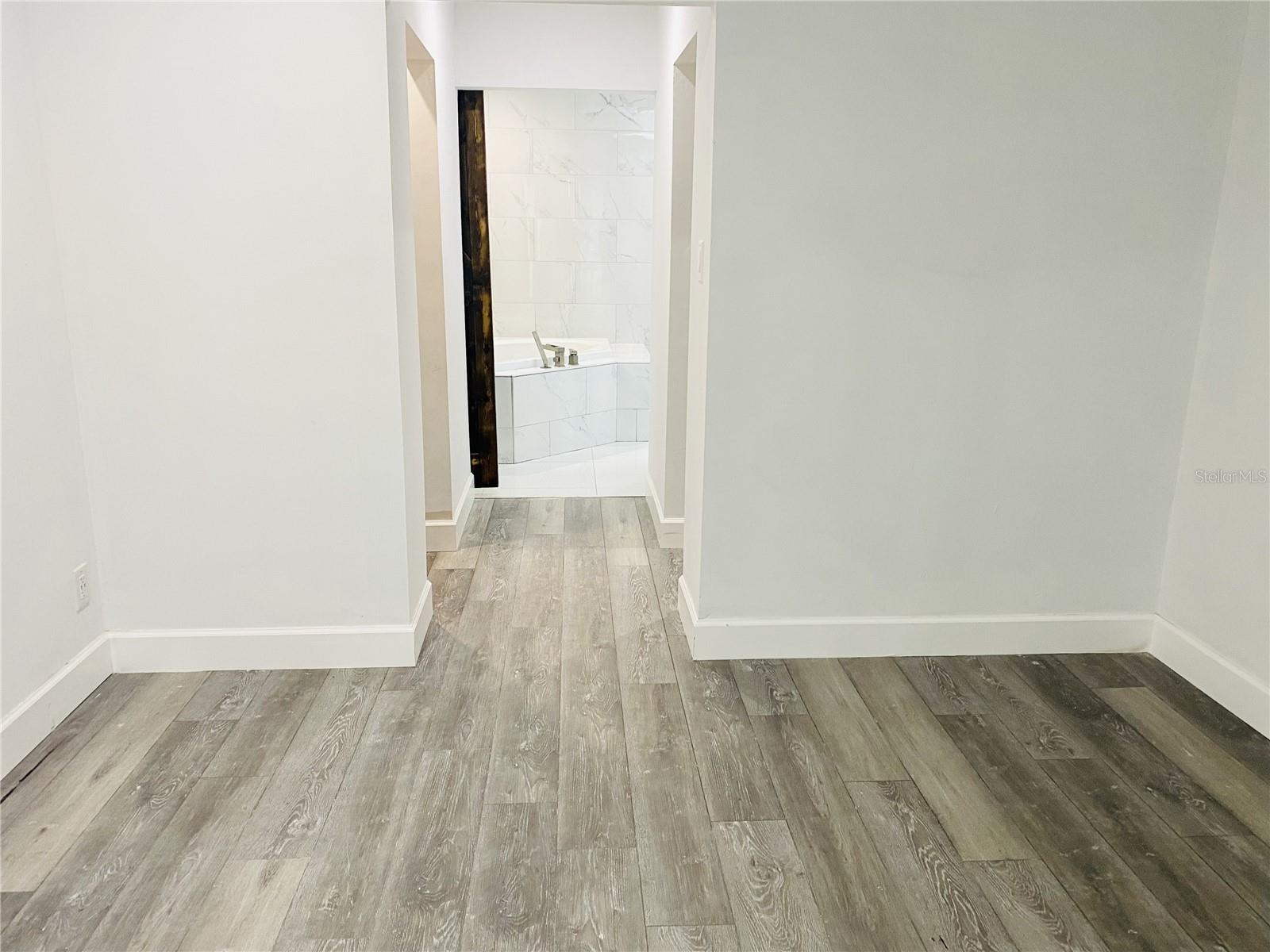 Image 4 of 13 For 608 Overhill Drive