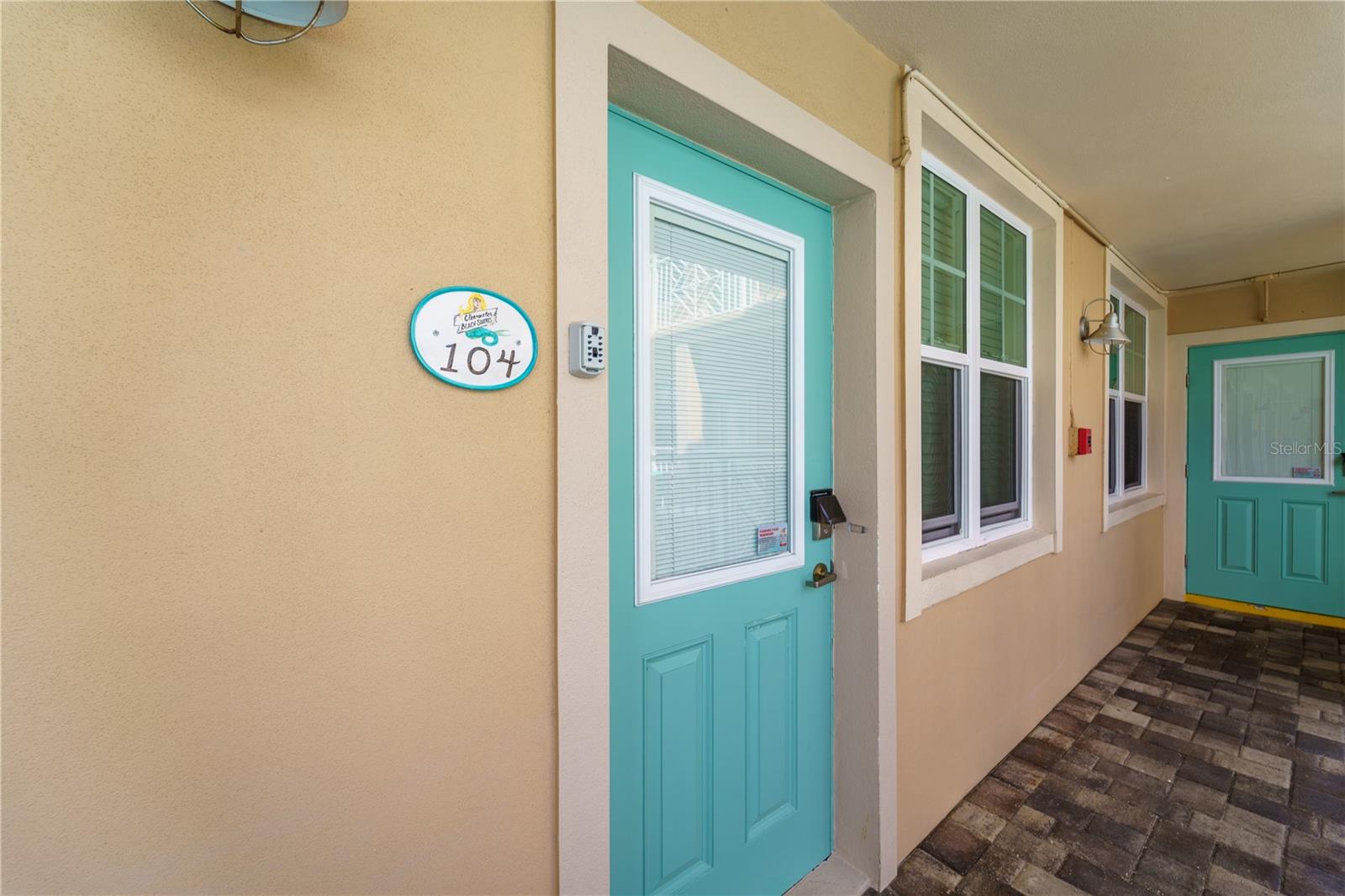Image 11 of 27 For 530 Mandalay Avenue 104