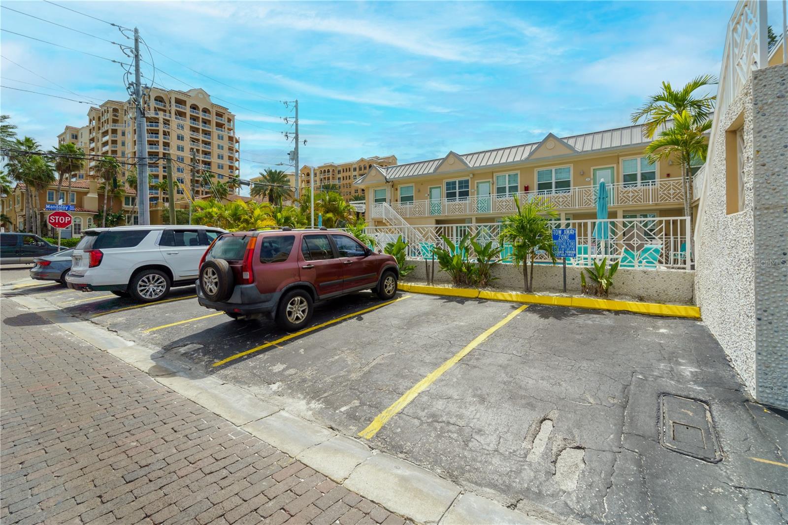 Image 22 of 27 For 530 Mandalay Avenue 104