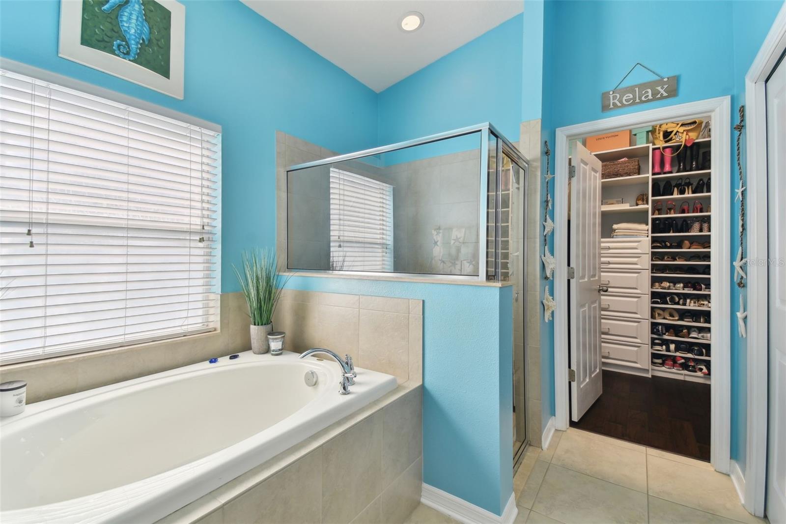 Image 36 of 100 For 6843 Boulder Run Loop