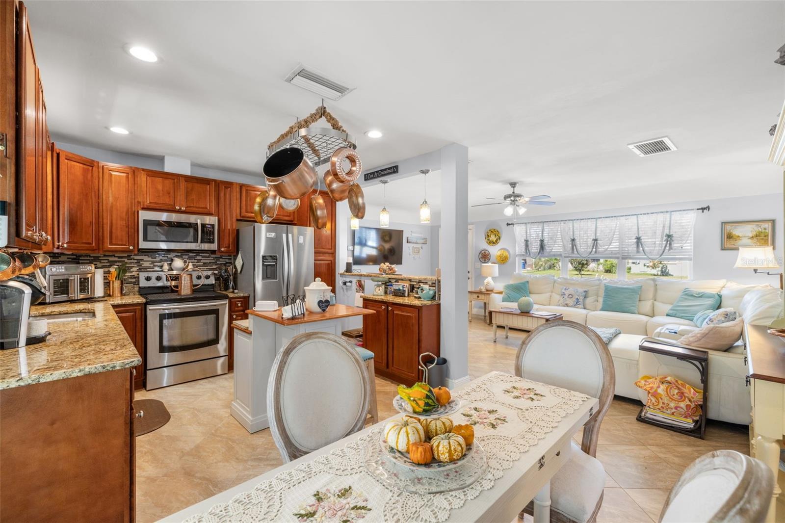 Image 11 of 39 For 1263 Bellevue Boulevard