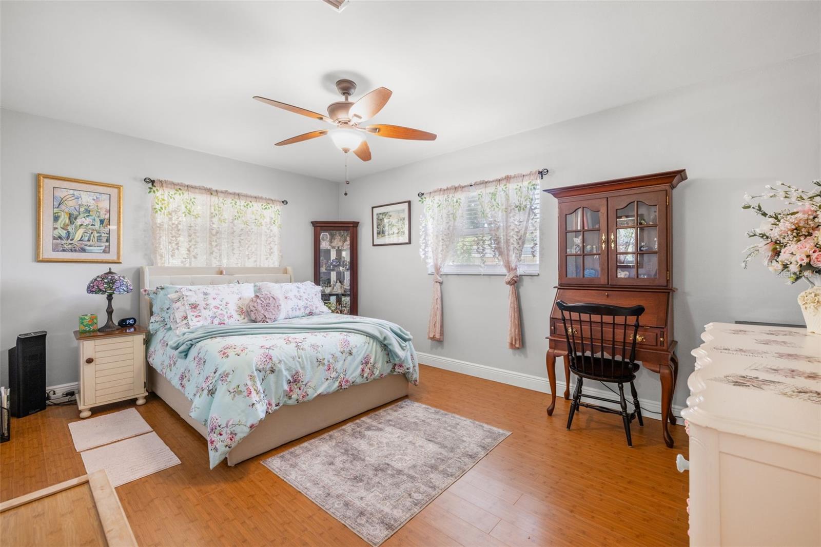 Image 13 of 39 For 1263 Bellevue Boulevard