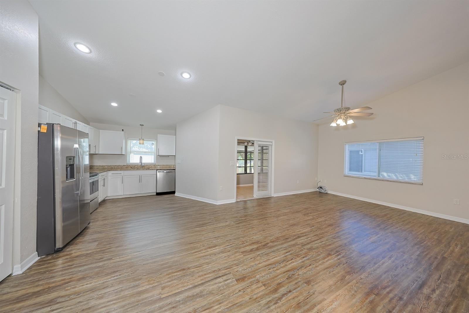 Image 13 of 34 For 10900 Livingston Drive