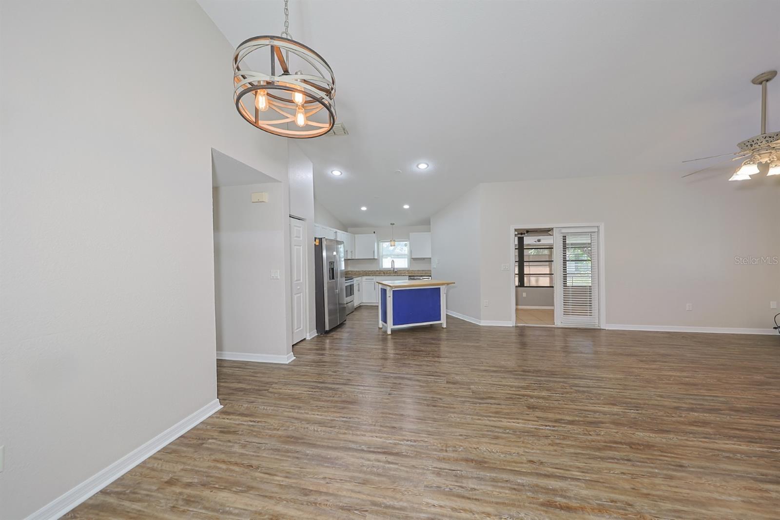 Image 14 of 34 For 10900 Livingston Drive