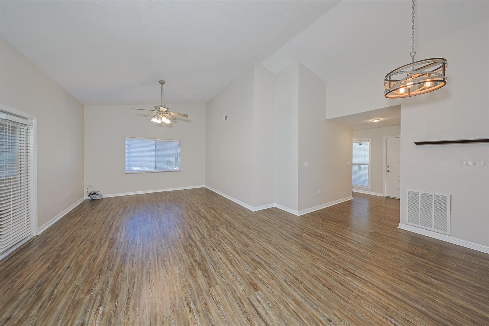 Image 16 of 34 For 10900 Livingston Drive