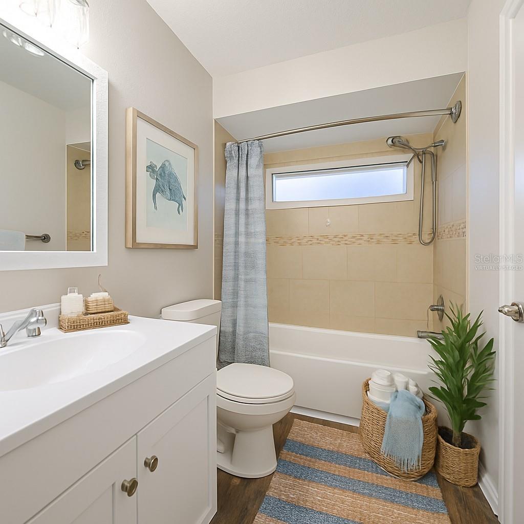 Image 26 of 34 For 10900 Livingston Drive