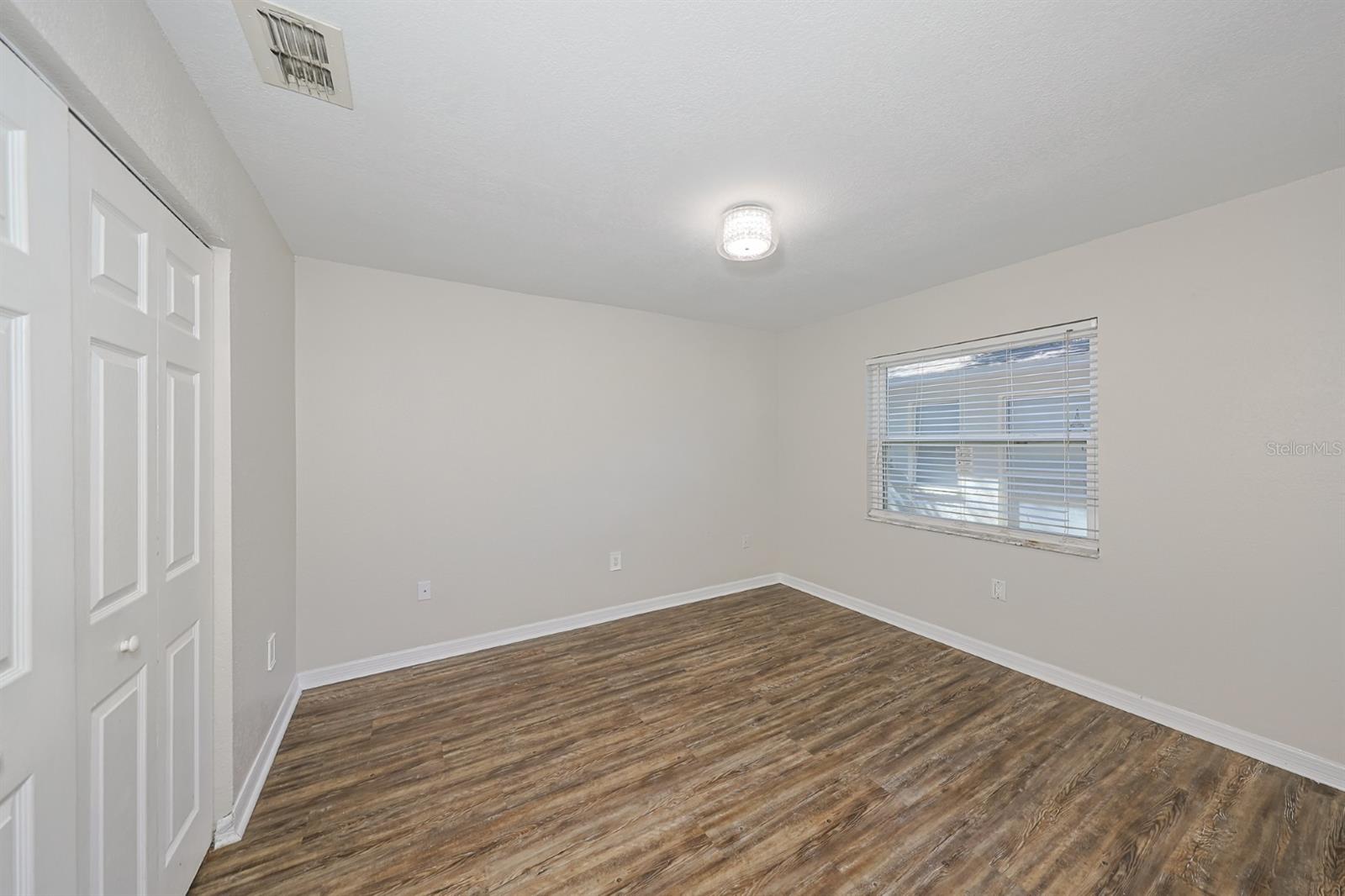 Image 29 of 34 For 10900 Livingston Drive