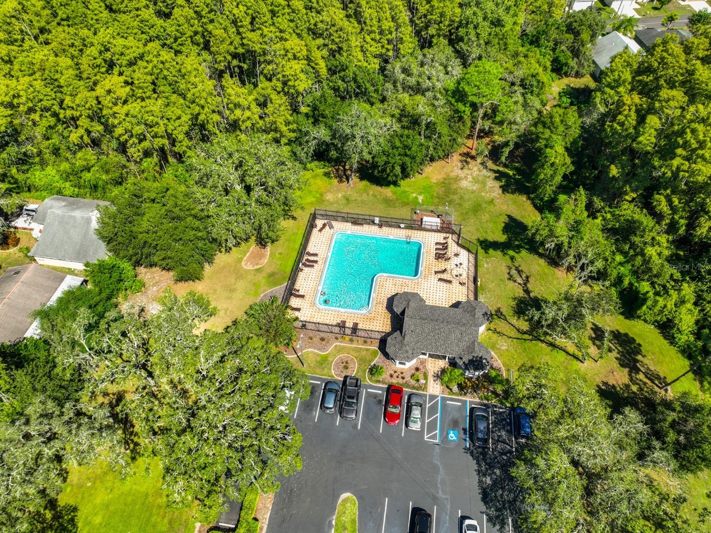 Image 32 of 34 For 10900 Livingston Drive