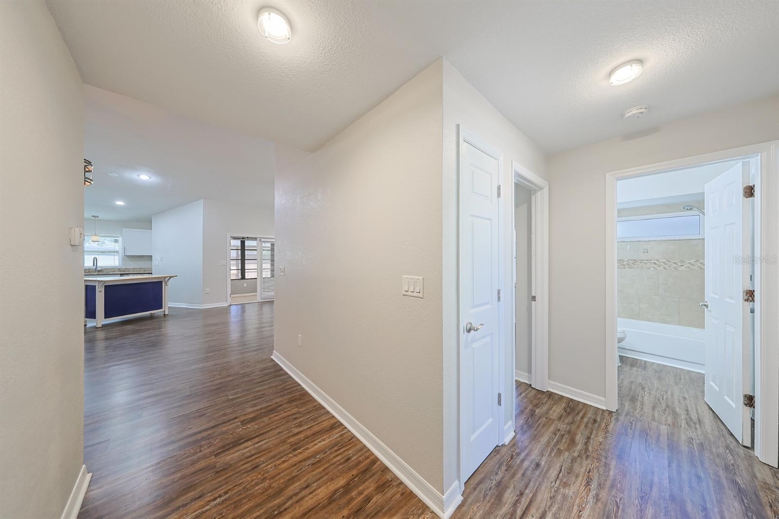 Image 4 of 34 For 10900 Livingston Drive