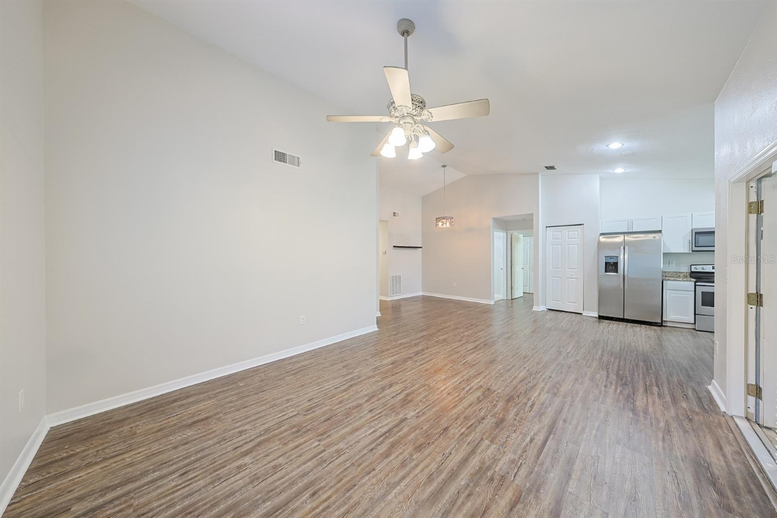 Image 6 of 34 For 10900 Livingston Drive