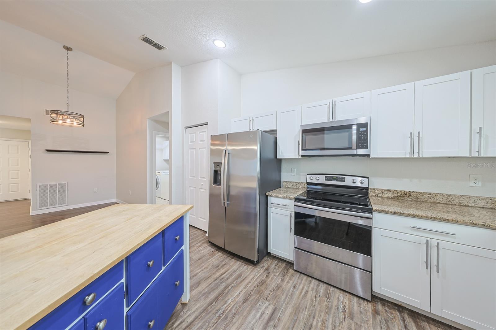 Image 9 of 34 For 10900 Livingston Drive