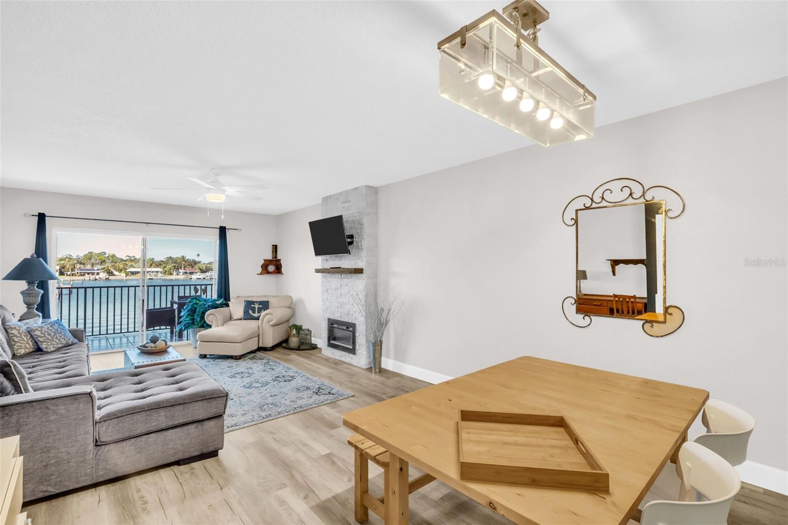 Image 18 of 39 For 3753 46th Avenue S 6